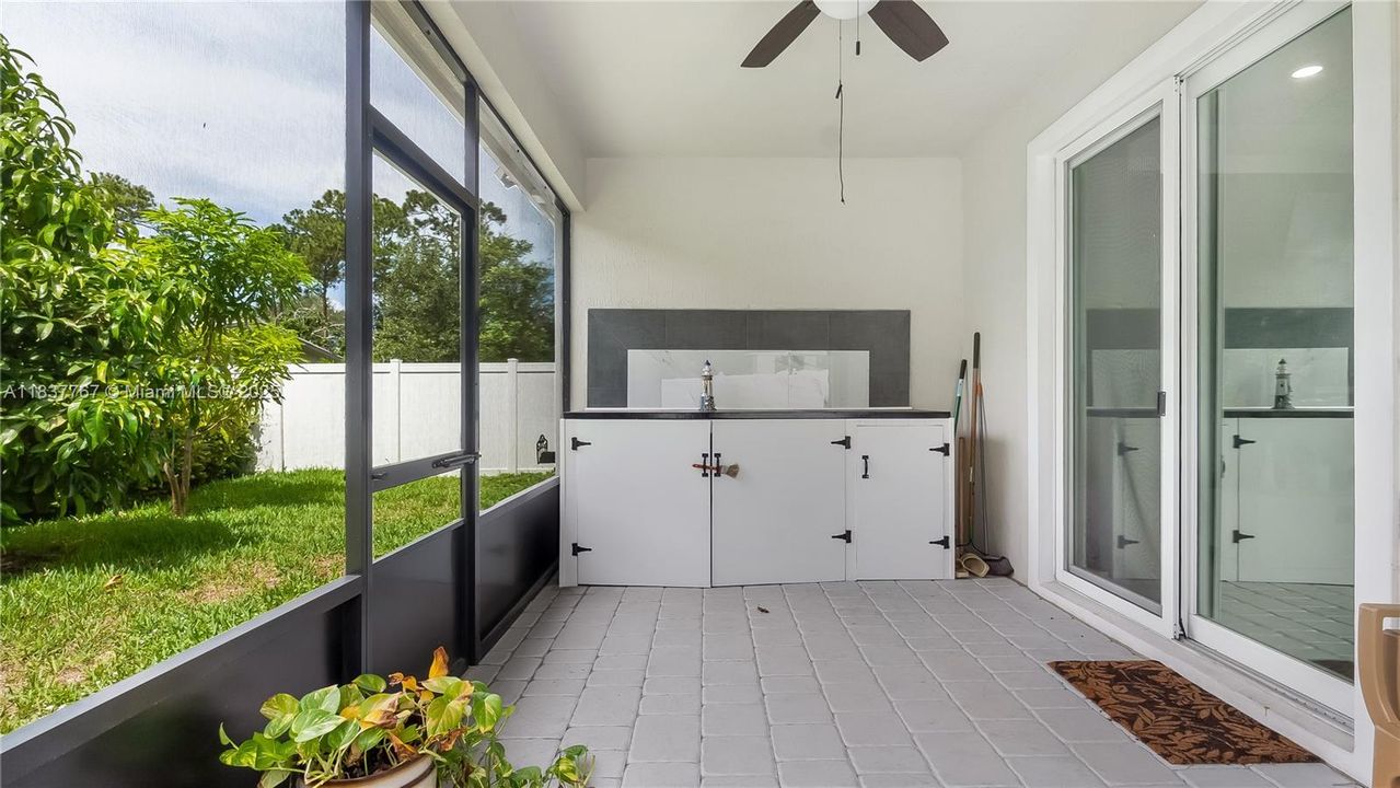 待售: $568,000 (4 贝兹, 2 浴室, 1713 平方英尺)