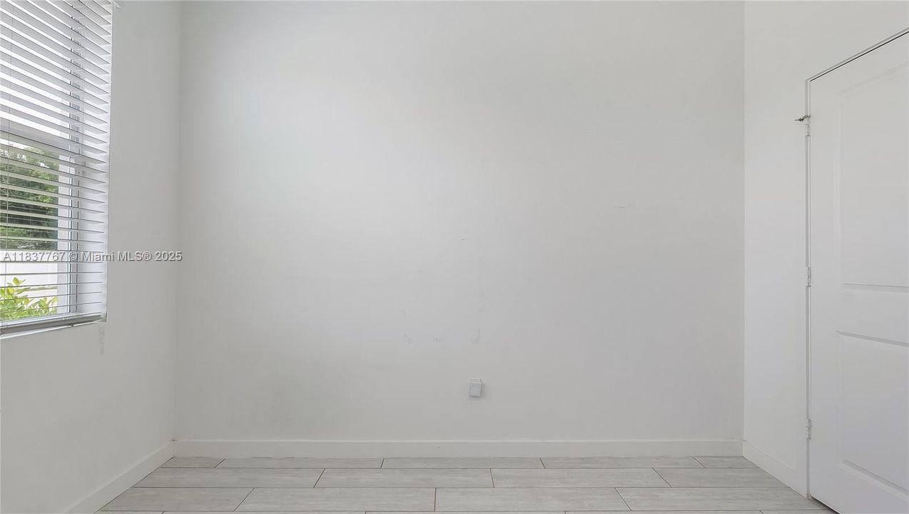 待售: $568,000 (4 贝兹, 2 浴室, 1713 平方英尺)