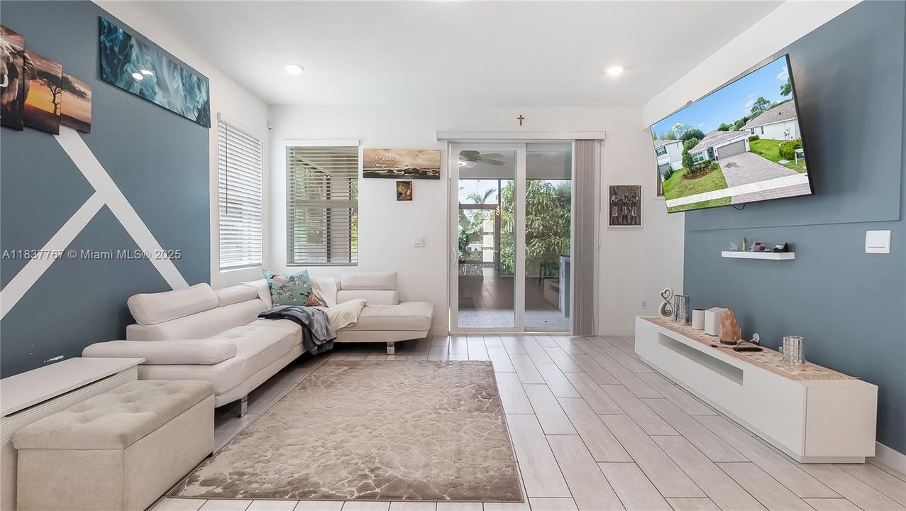 待售: $568,000 (4 贝兹, 2 浴室, 1713 平方英尺)