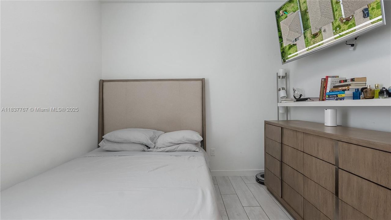 待售: $568,000 (4 贝兹, 2 浴室, 1713 平方英尺)