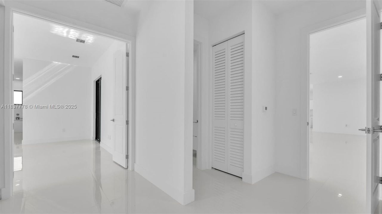 На продажу: $1,025,000 (5 спален, 4 ванн, 2850 Квадратных фут)