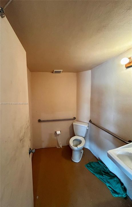 For Rent: $5,000 (0 beds, 0 baths, 0 Square Feet)