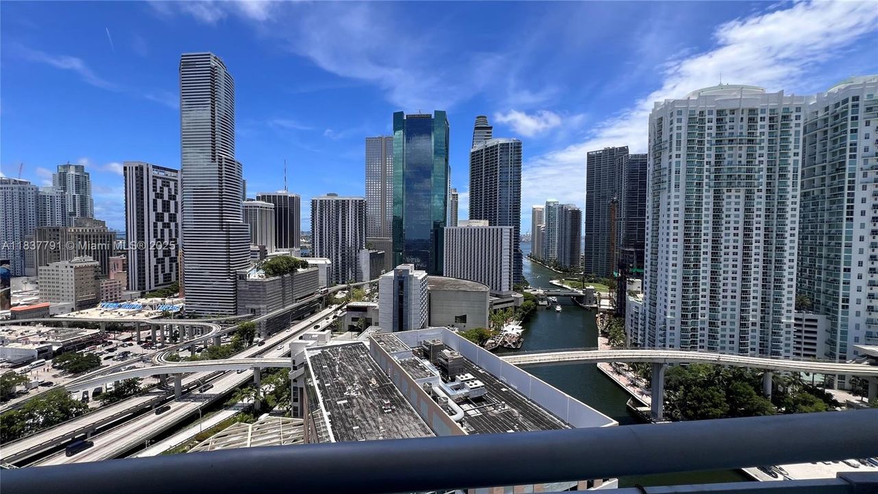 En Venta: $700,000 (3 camas, 2 baños, 1385 Pies cuadrados)
