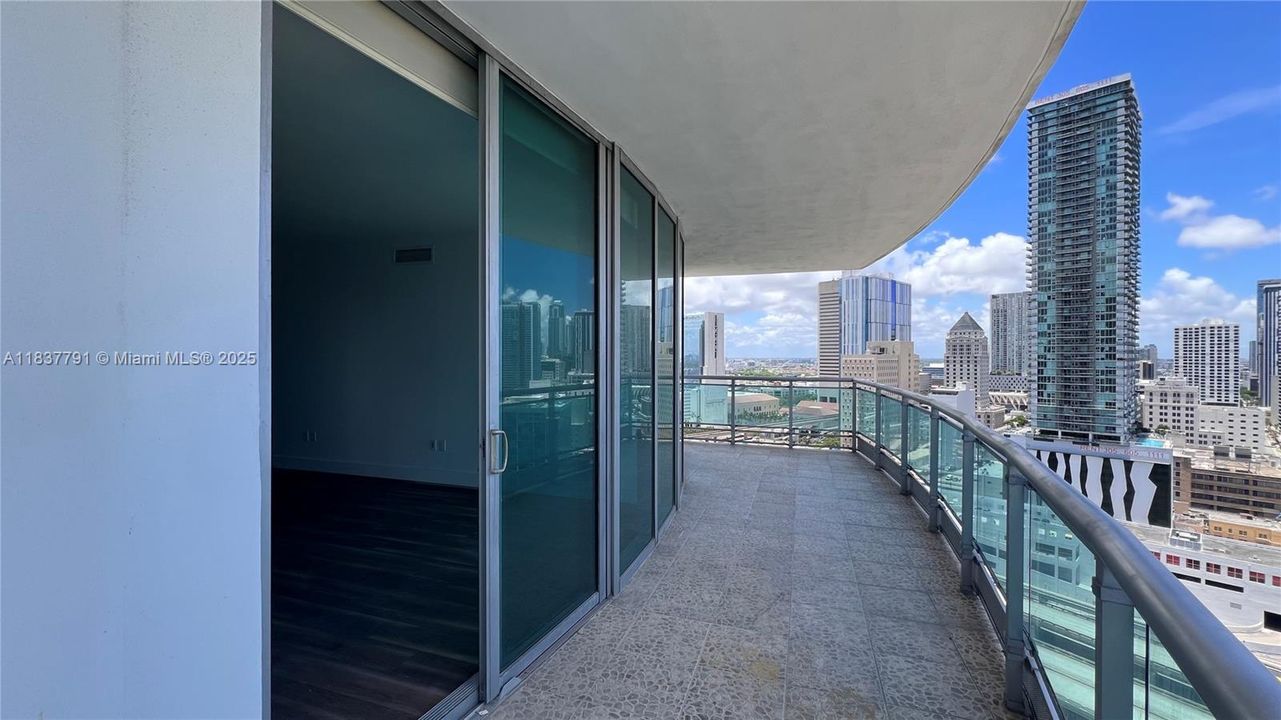En Venta: $700,000 (3 camas, 2 baños, 1385 Pies cuadrados)