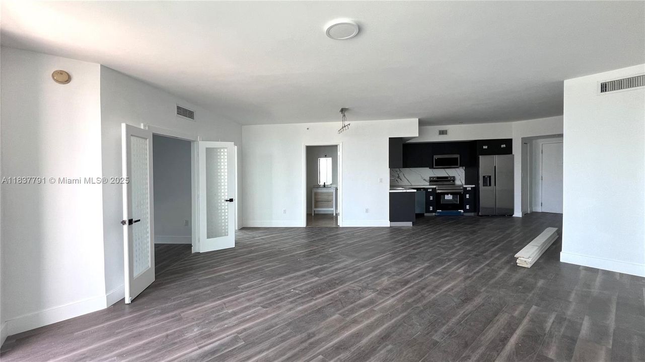 En Venta: $700,000 (3 camas, 2 baños, 1385 Pies cuadrados)