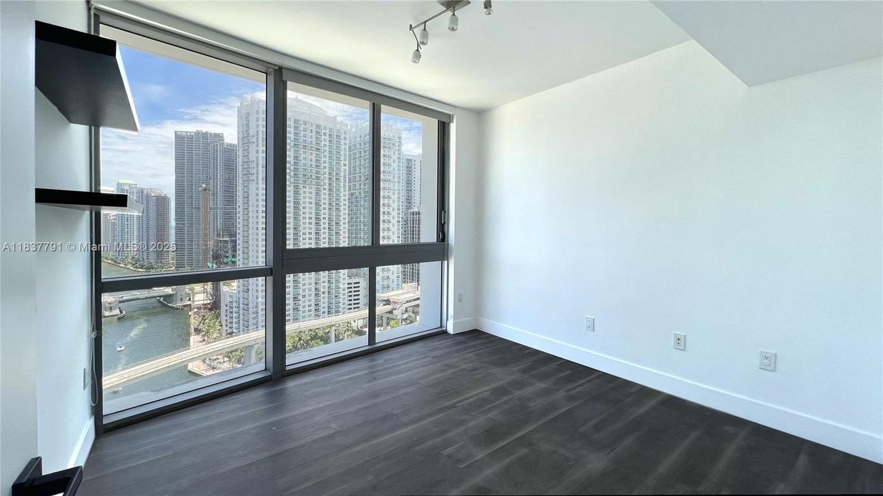 En Venta: $700,000 (3 camas, 2 baños, 1385 Pies cuadrados)