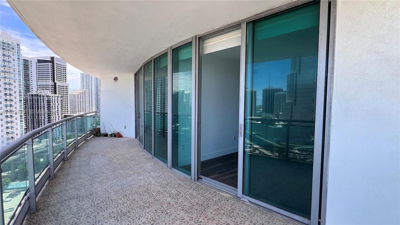 En Venta: $700,000 (3 camas, 2 baños, 1385 Pies cuadrados)