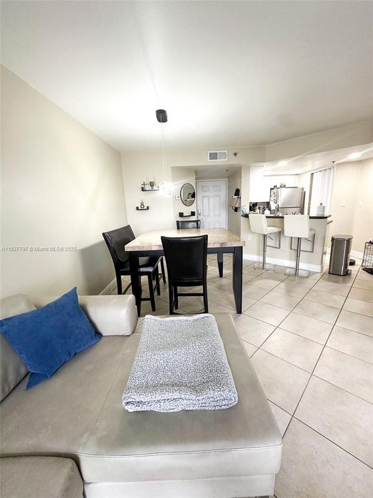 Vendido Recientemente: $335,000 (1 camas, 1 baños, 750 Pies cuadrados)