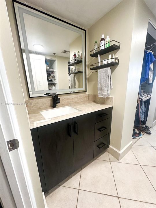 Vendido Recientemente: $335,000 (1 camas, 1 baños, 750 Pies cuadrados)