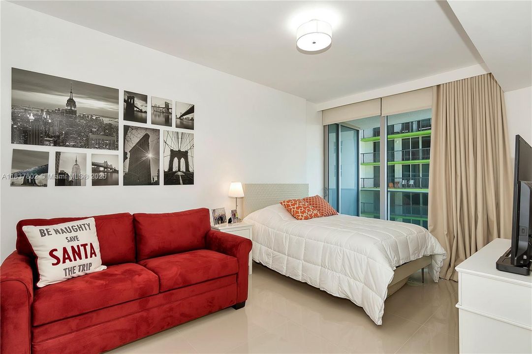 Recently Rented: $4,900 (2 beds, 2 baths, 1178 Square Feet)