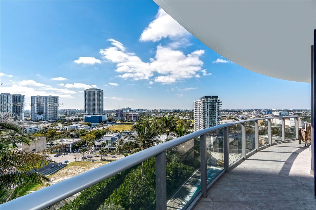 Recently Rented: $4,900 (2 beds, 2 baths, 1178 Square Feet)