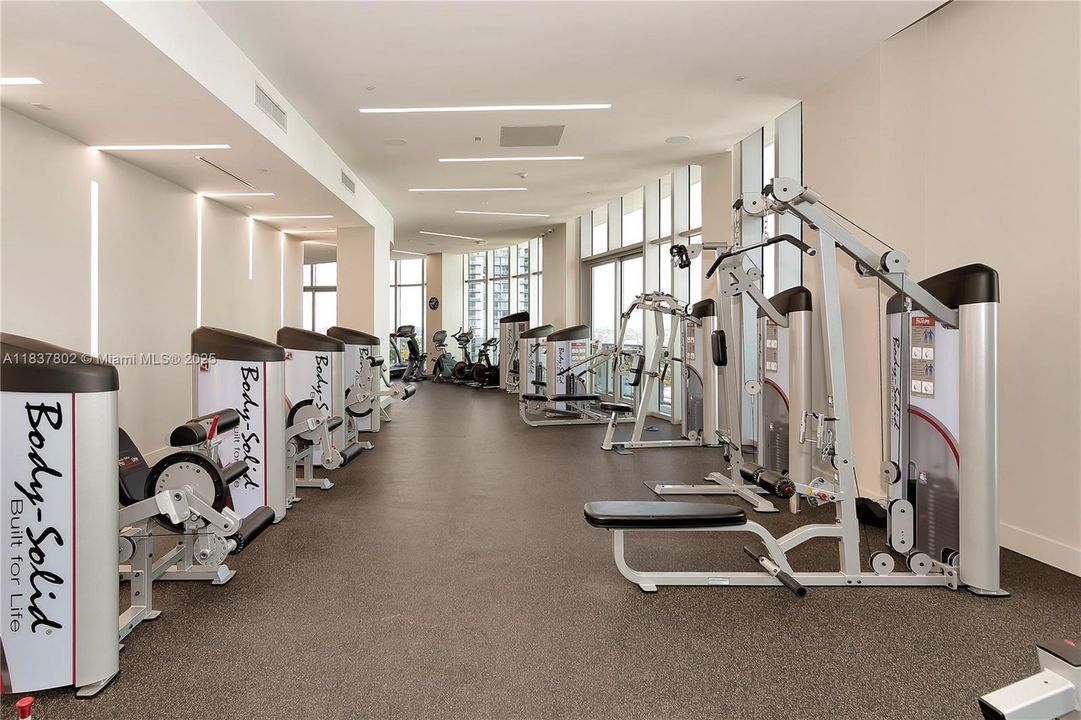 Recently Rented: $4,900 (2 beds, 2 baths, 1178 Square Feet)