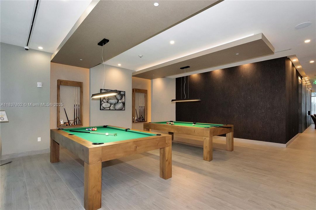 Recently Rented: $4,900 (2 beds, 2 baths, 1178 Square Feet)