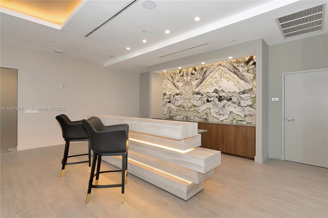 Recently Rented: $4,900 (2 beds, 2 baths, 1178 Square Feet)