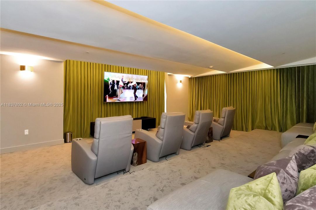 Recently Rented: $4,900 (2 beds, 2 baths, 1178 Square Feet)