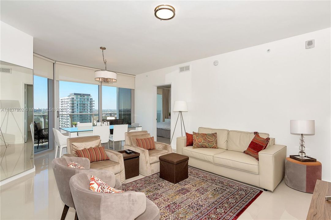 Recently Rented: $4,900 (2 beds, 2 baths, 1178 Square Feet)