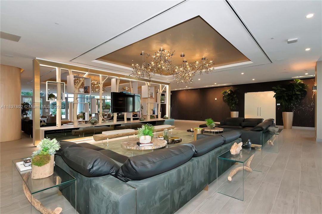 Recently Rented: $4,900 (2 beds, 2 baths, 1178 Square Feet)