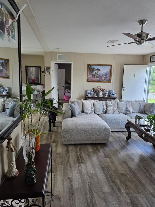 For Sale: $480,000 (3 beds, 2 baths, 1248 Square Feet)