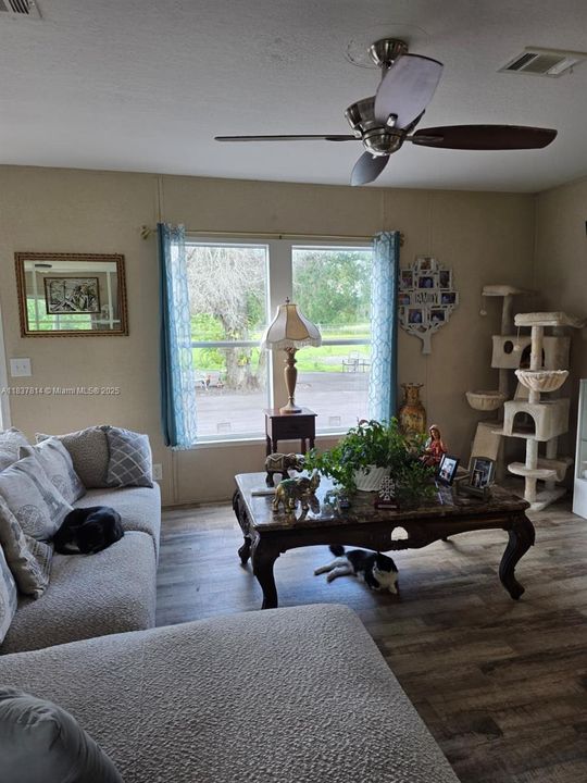 For Sale: $480,000 (3 beds, 2 baths, 1248 Square Feet)