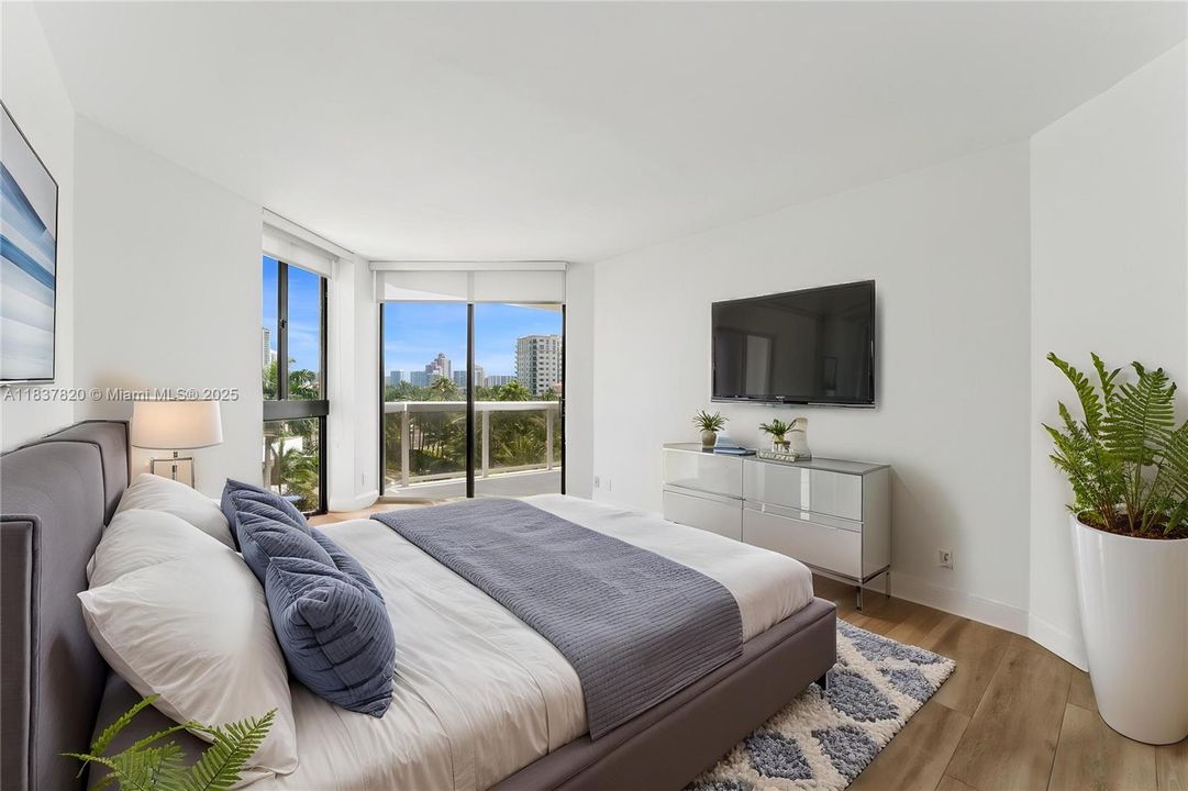 Recently Rented: $4,000 (2 beds, 2 baths, 1340 Square Feet)