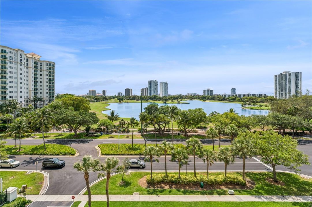 Recently Rented: $4,000 (2 beds, 2 baths, 1340 Square Feet)