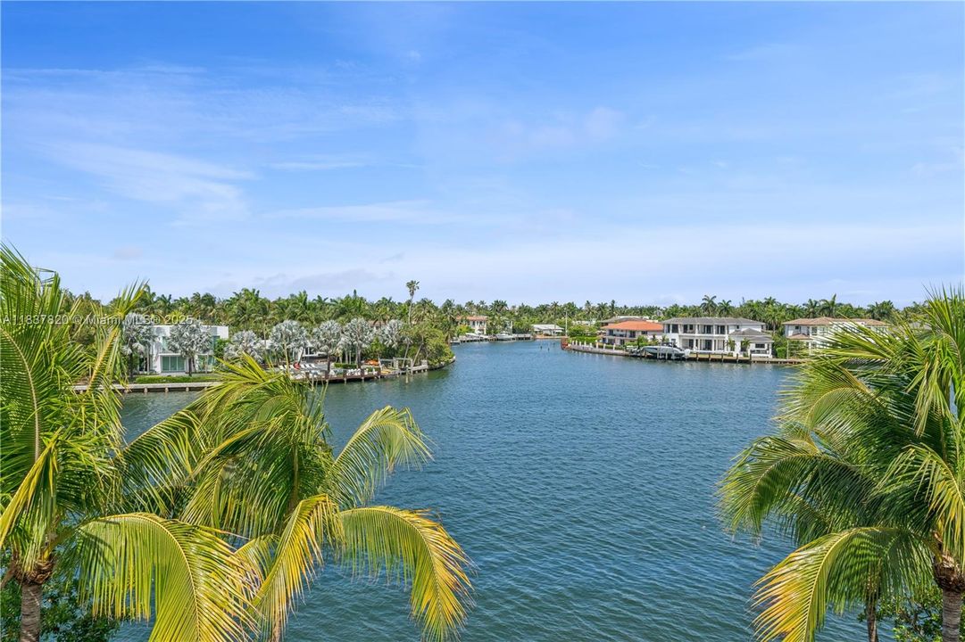 Recently Rented: $4,000 (2 beds, 2 baths, 1340 Square Feet)