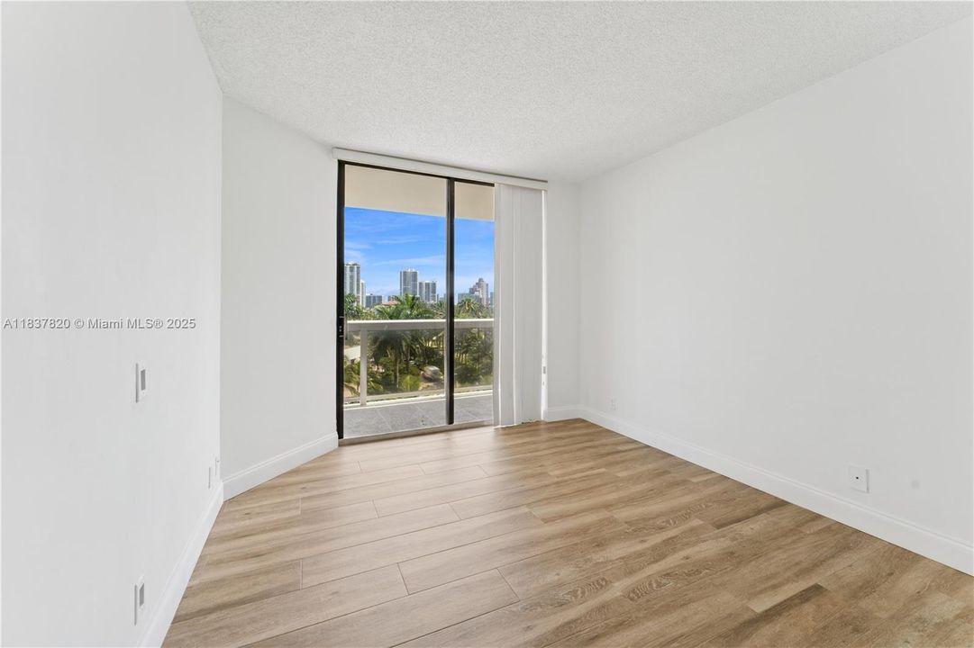 Recently Rented: $4,000 (2 beds, 2 baths, 1340 Square Feet)