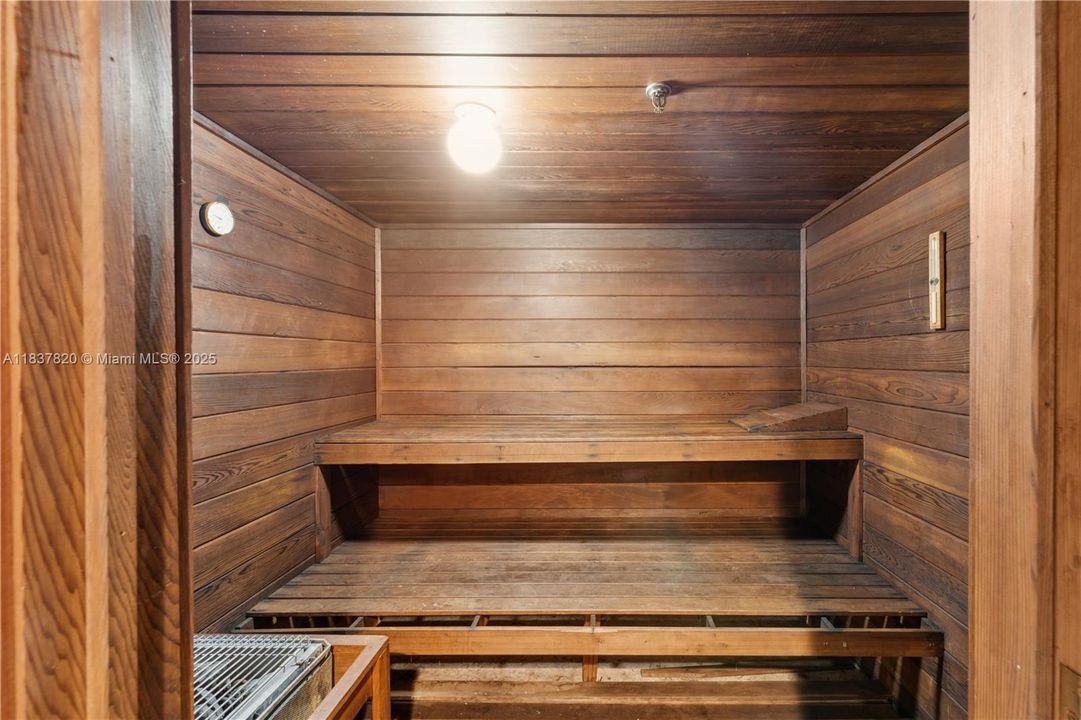 Recently Rented: $4,000 (2 beds, 2 baths, 1340 Square Feet)