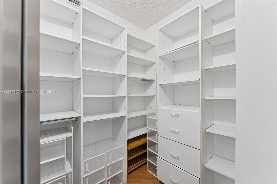 Recently Rented: $4,000 (2 beds, 2 baths, 1340 Square Feet)