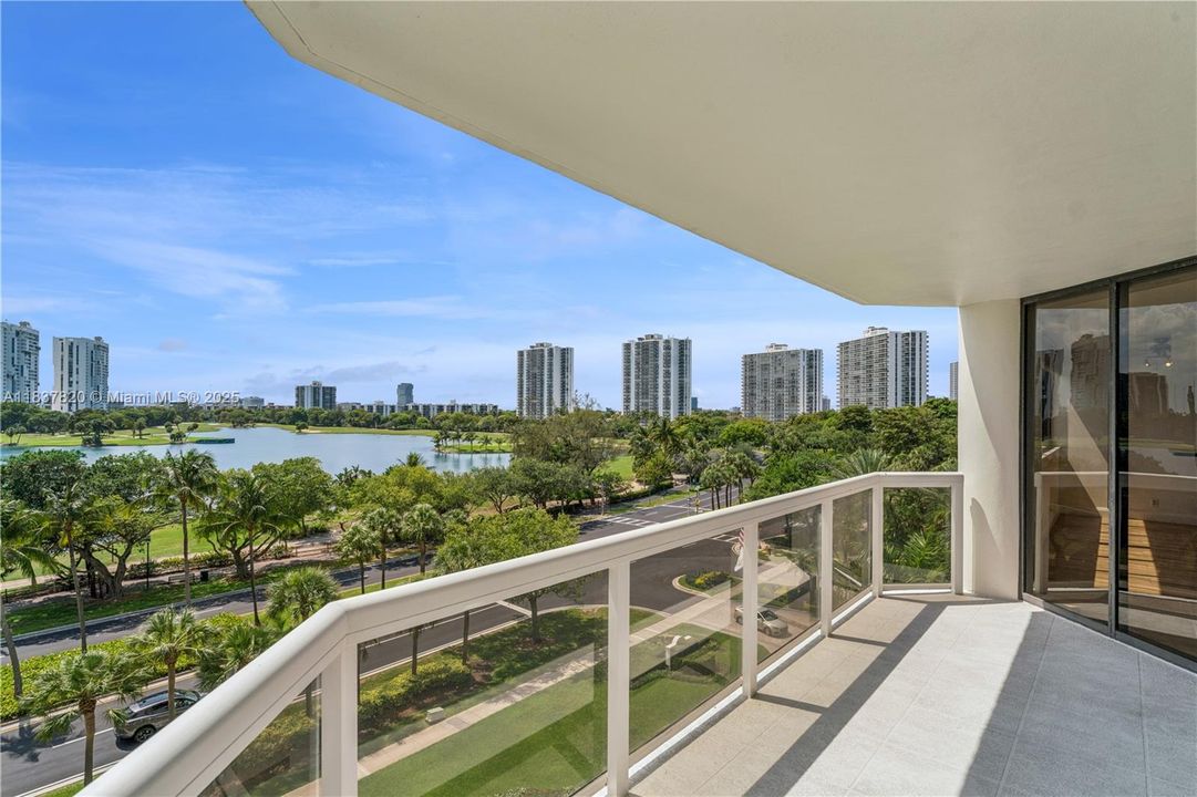 Recently Rented: $4,000 (2 beds, 2 baths, 1340 Square Feet)