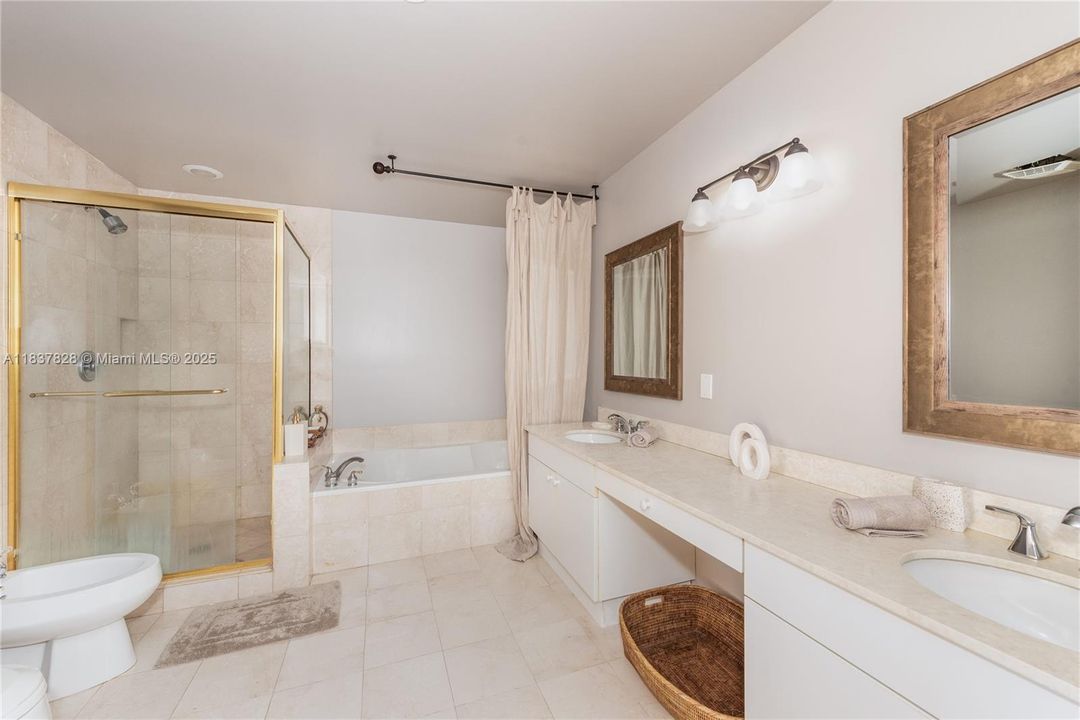 Recientemente alquilado: $10,000 (2 camas, 2 baños, 2160 Pies cuadrados)