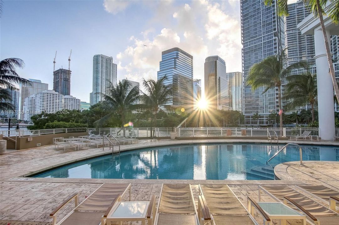 En Venta: $560,000 (1 camas, 1 baños, 878 Pies cuadrados)