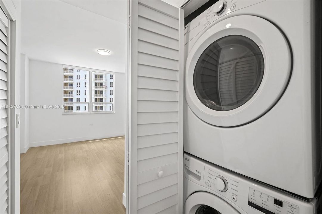 En Venta: $560,000 (1 camas, 1 baños, 878 Pies cuadrados)