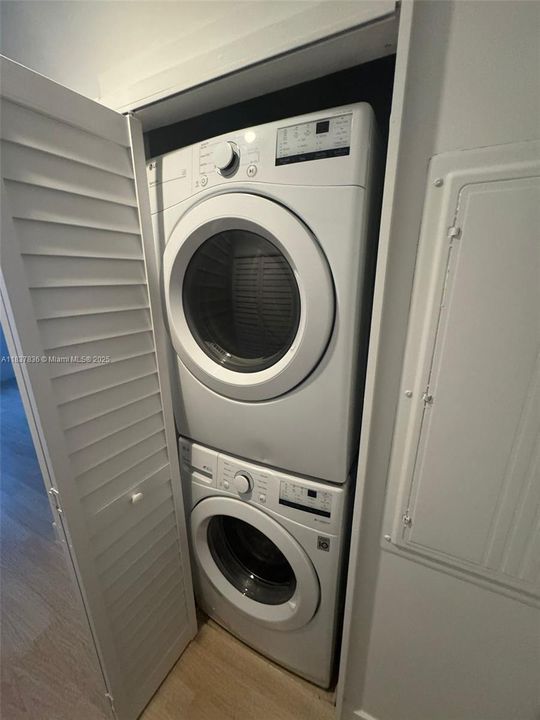 En Venta: $560,000 (1 camas, 1 baños, 878 Pies cuadrados)