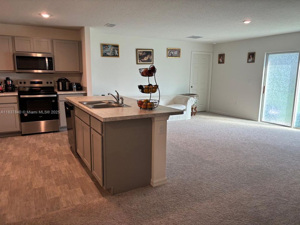 For Rent: $2,750 (4 beds, 2 baths, 0 Square Feet)