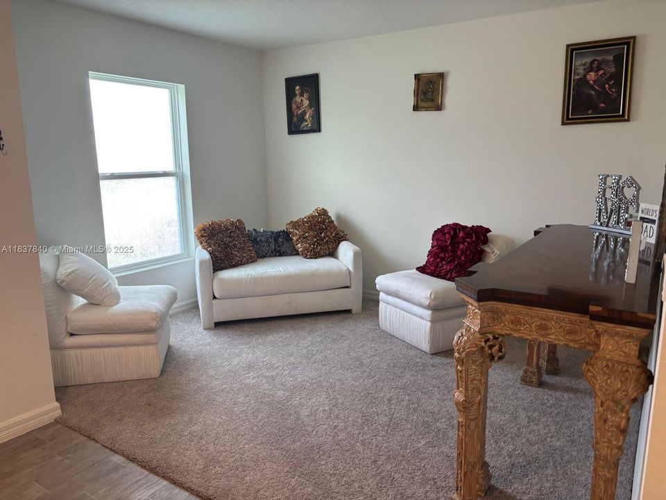 For Rent: $2,750 (4 beds, 2 baths, 0 Square Feet)