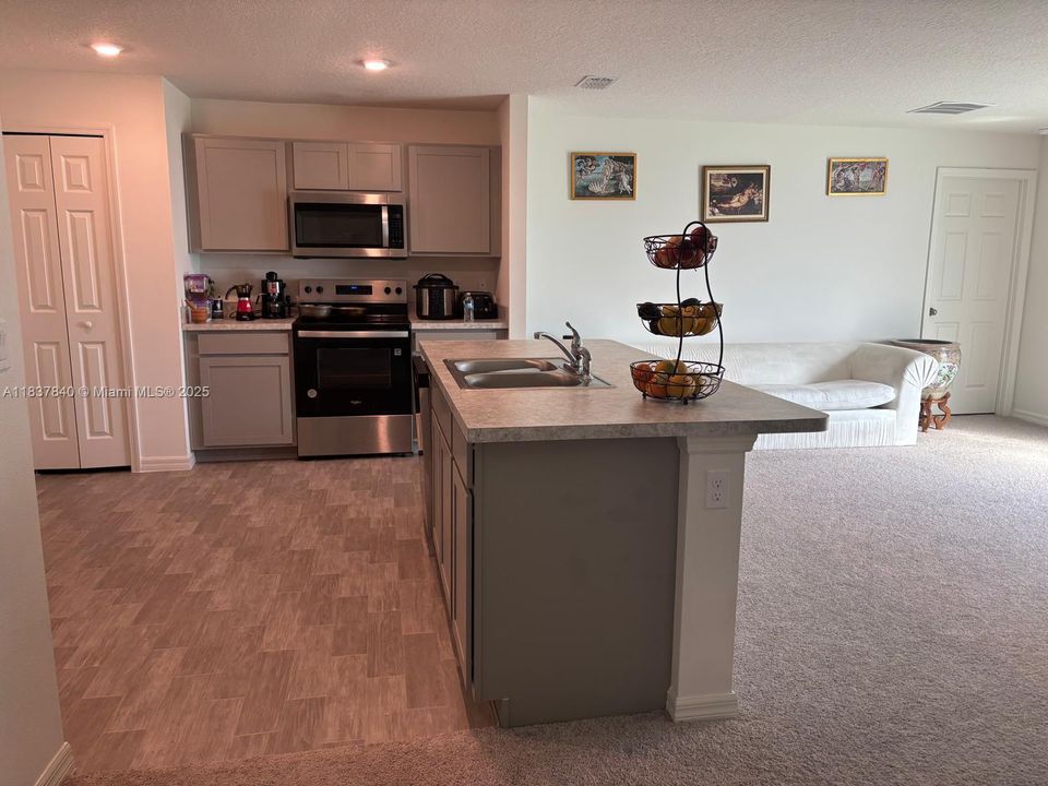 For Rent: $2,750 (4 beds, 2 baths, 0 Square Feet)