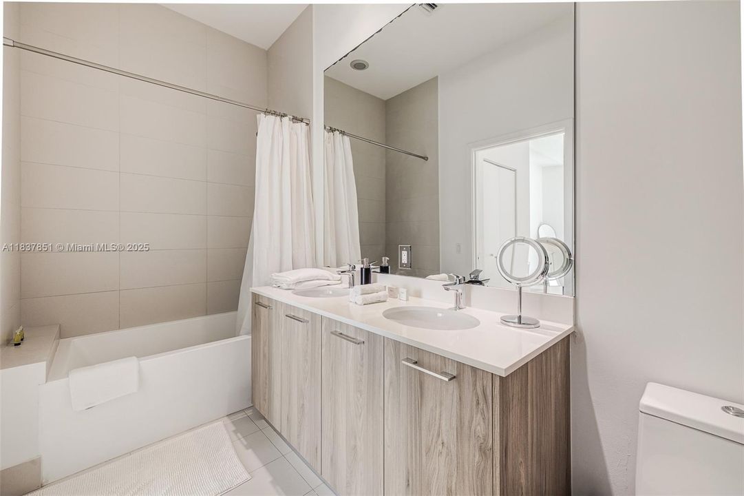 En Venta: $499,000 (1 camas, 1 baños, 746 Pies cuadrados)