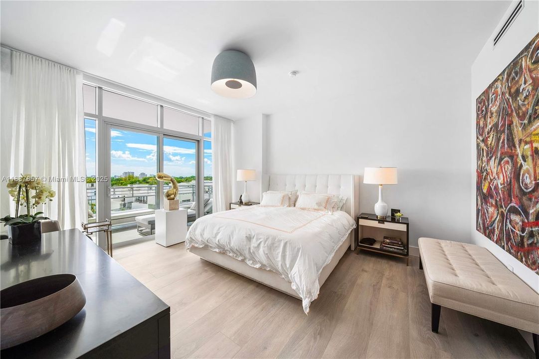 For Sale: $3,600,000 (3 beds, 3 baths, 2395 Square Feet)