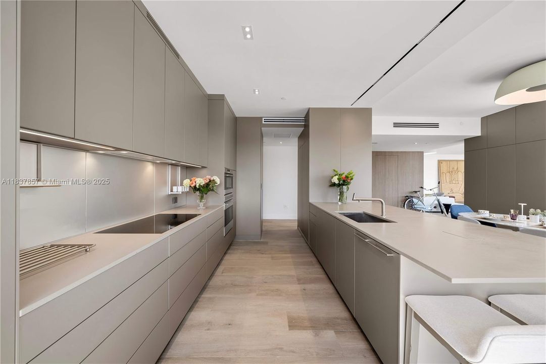 For Sale: $3,600,000 (3 beds, 3 baths, 2395 Square Feet)