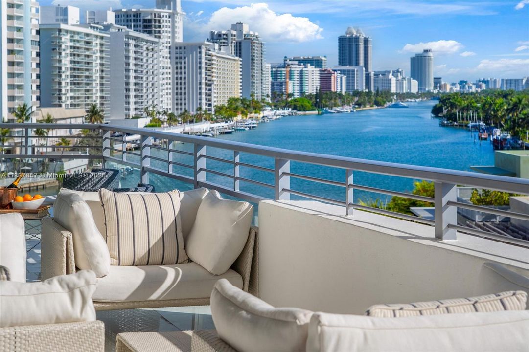 For Sale: $3,600,000 (3 beds, 3 baths, 2395 Square Feet)