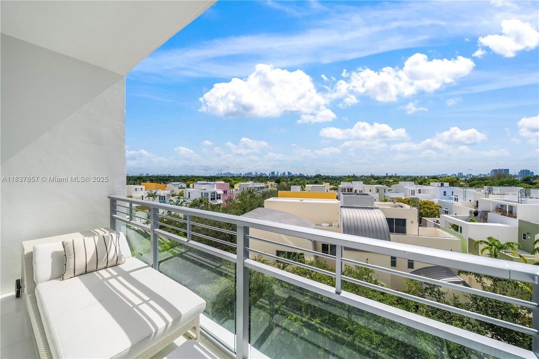 For Sale: $3,600,000 (3 beds, 3 baths, 2395 Square Feet)