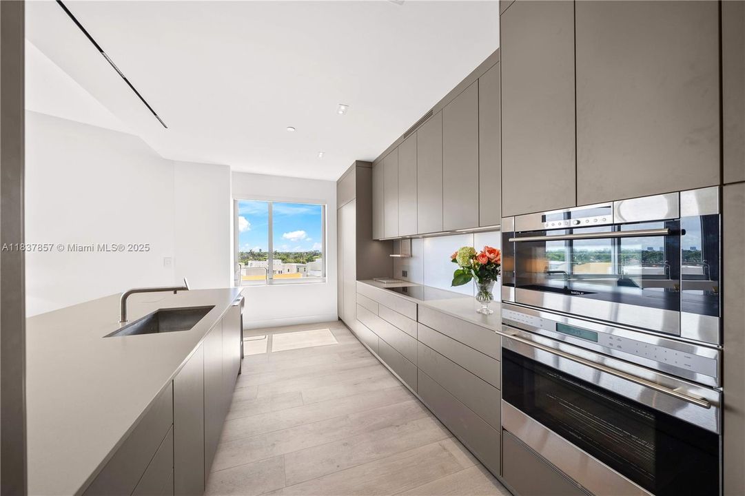 For Sale: $3,600,000 (3 beds, 3 baths, 2395 Square Feet)