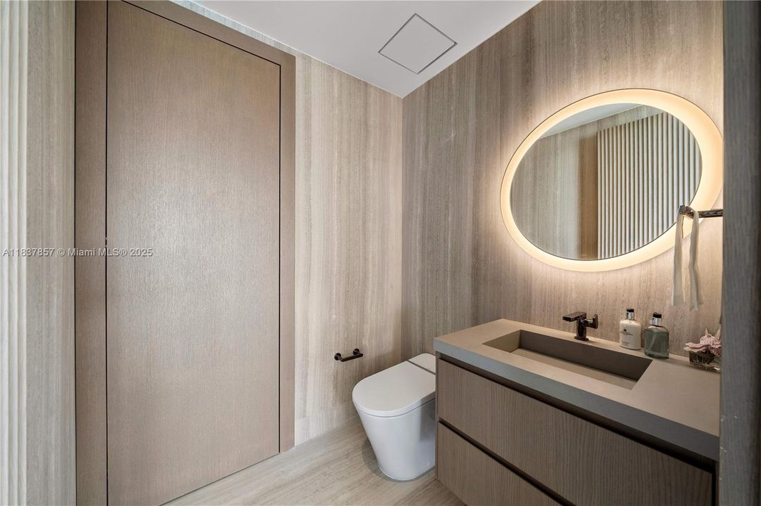 For Sale: $3,600,000 (3 beds, 3 baths, 2395 Square Feet)