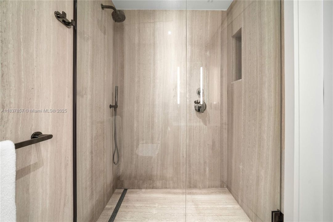 For Sale: $3,600,000 (3 beds, 3 baths, 2395 Square Feet)