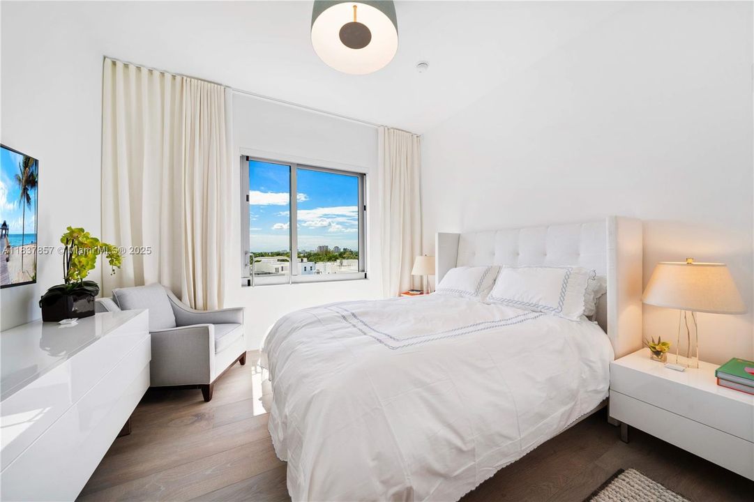 For Sale: $3,600,000 (3 beds, 3 baths, 2395 Square Feet)