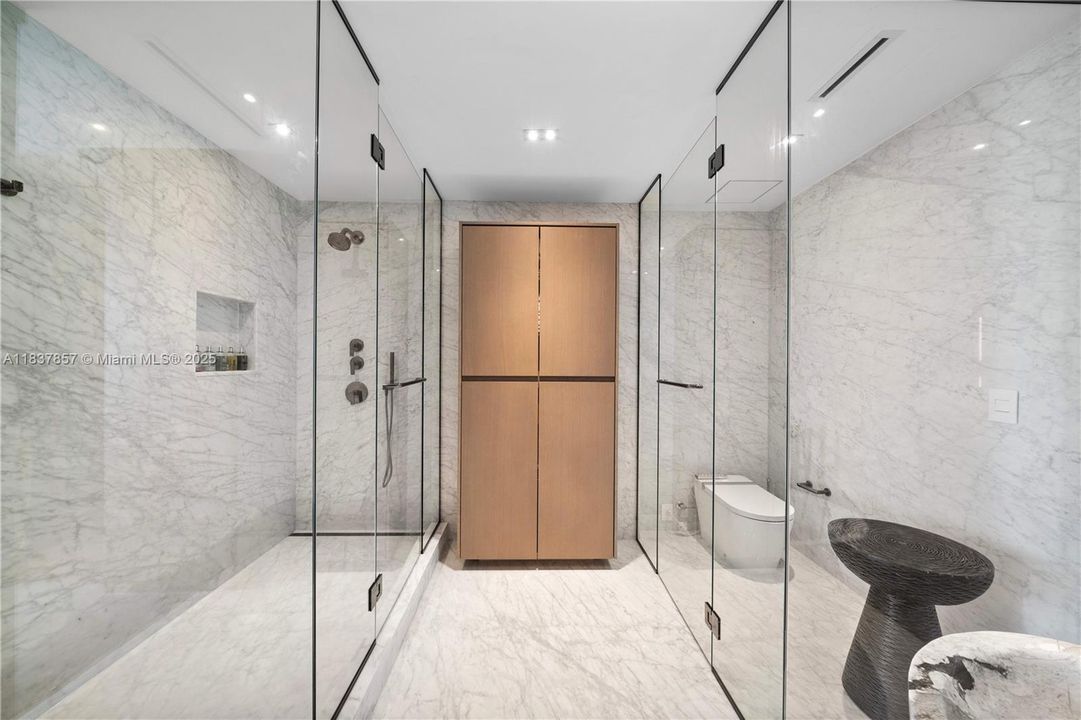 For Sale: $3,600,000 (3 beds, 3 baths, 2395 Square Feet)