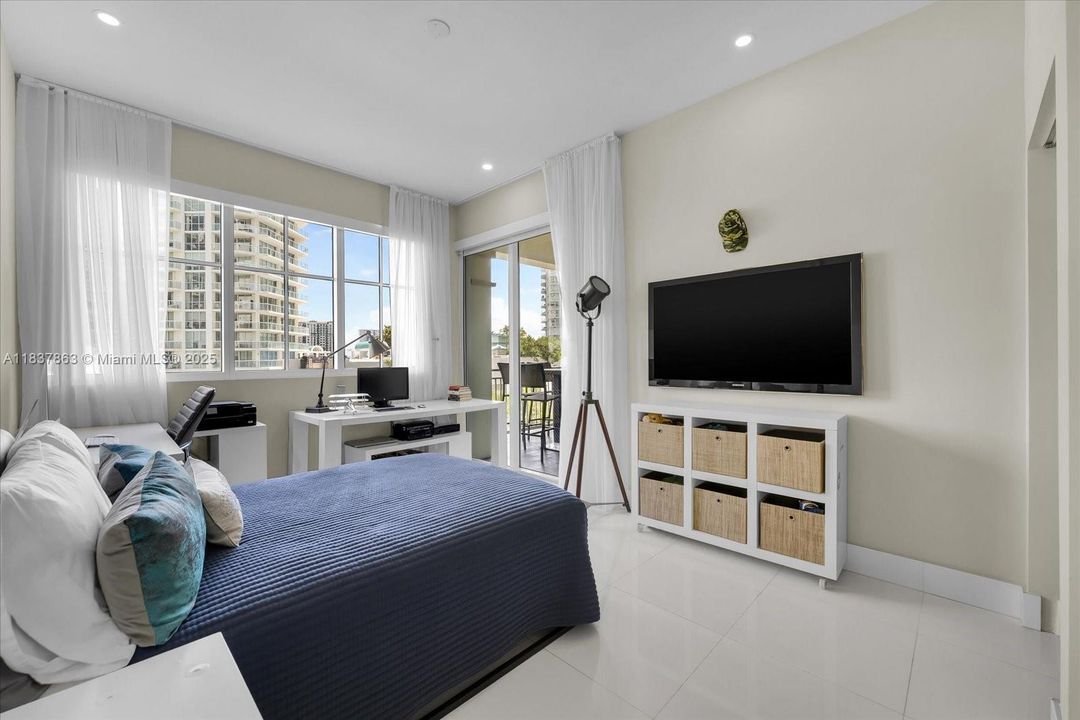 En Venta: $1,099,000 (3 camas, 3 baños, 1785 Pies cuadrados)