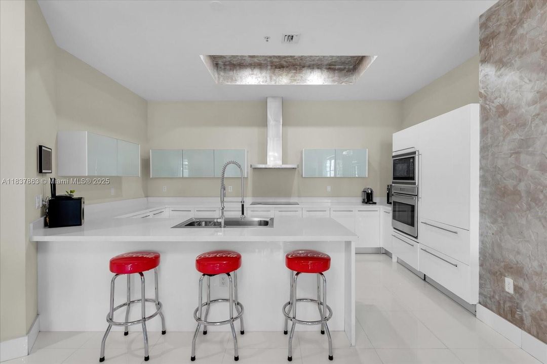 En Venta: $1,099,000 (3 camas, 3 baños, 1785 Pies cuadrados)