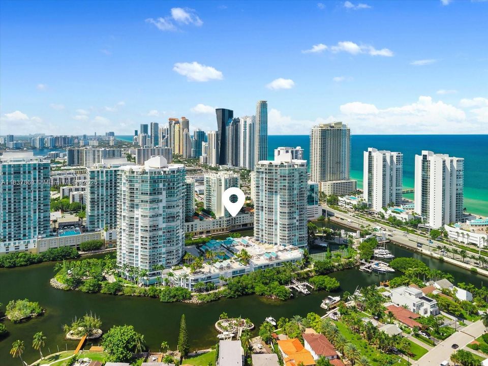 En Venta: $1,099,000 (3 camas, 3 baños, 1785 Pies cuadrados)